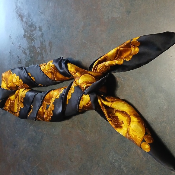 Authentic Chanel Camelia Black Golden Silk Scarf W/box - Picture 12 of 12